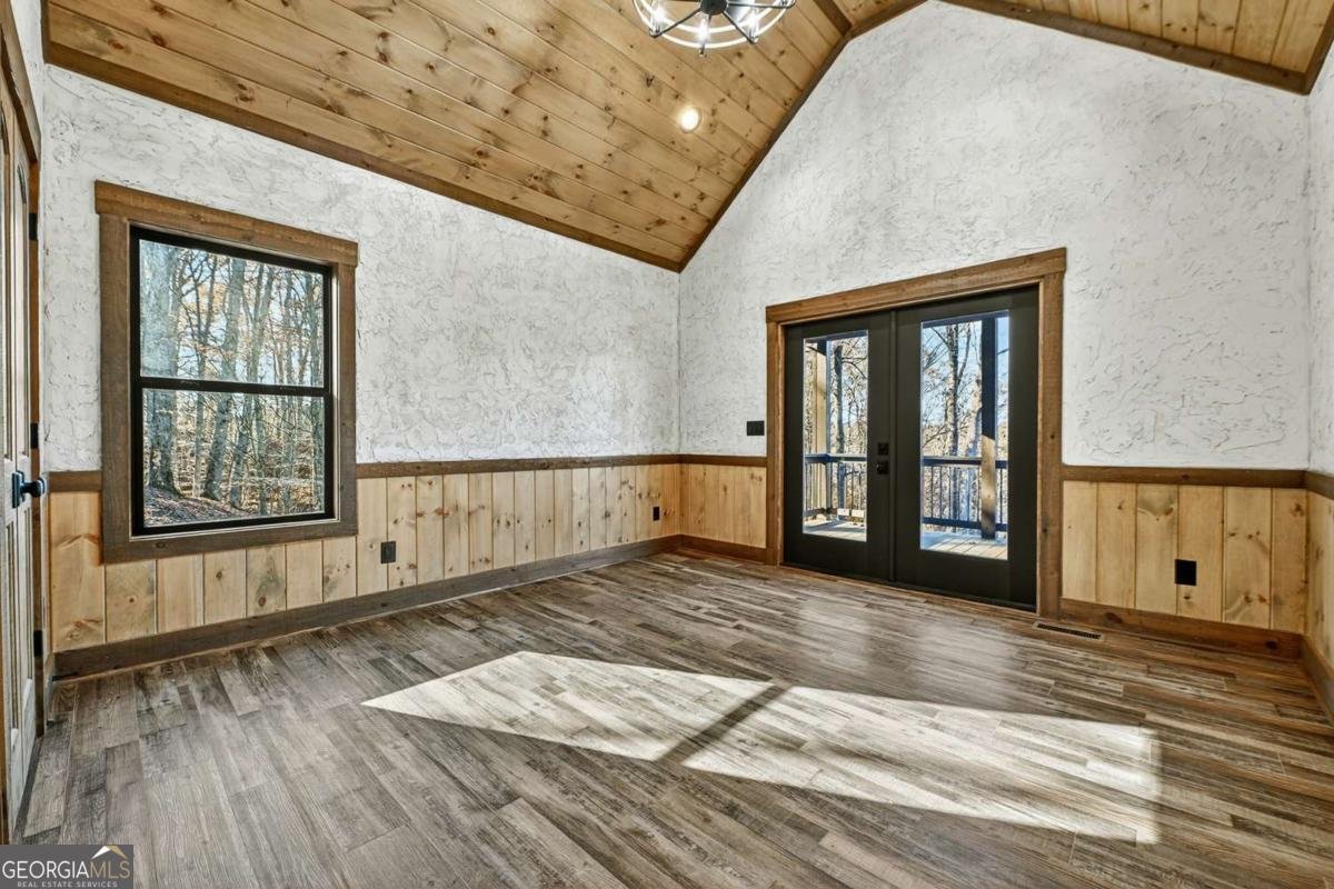 21 Crown Court Ellijay - 30