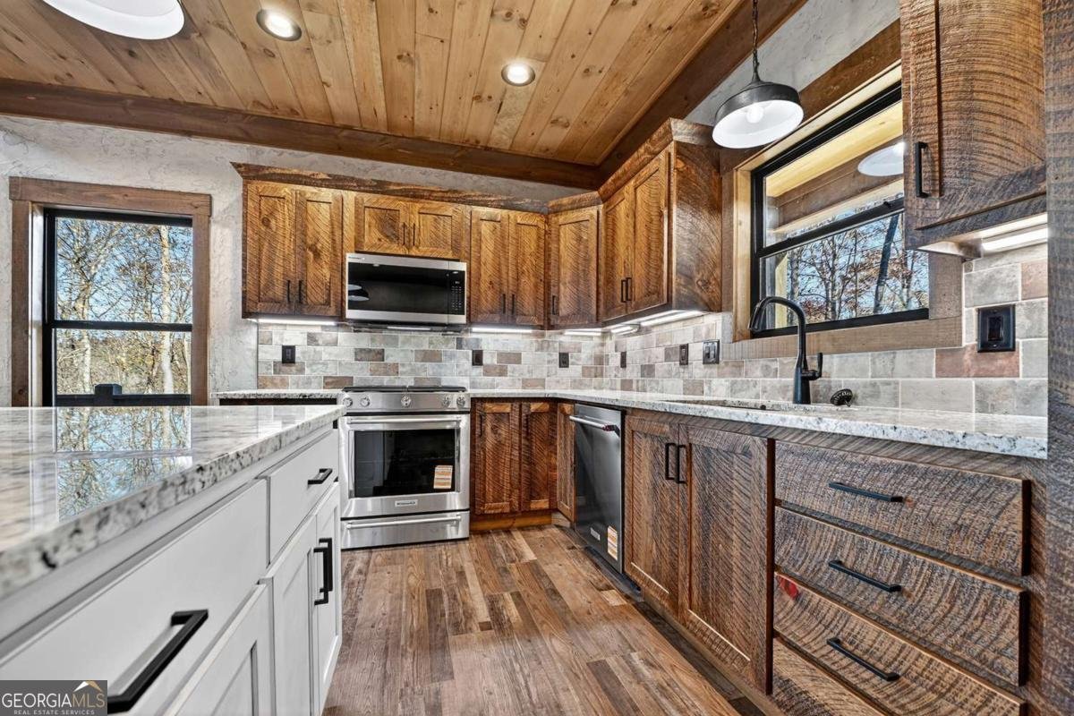 21 Crown Court Ellijay - 8