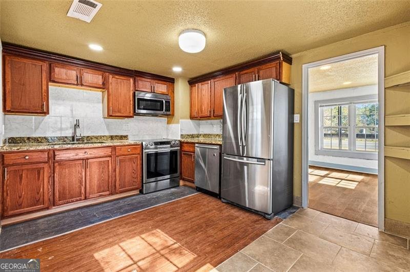 6109 ROOSEVELT Highway Union City - main photo