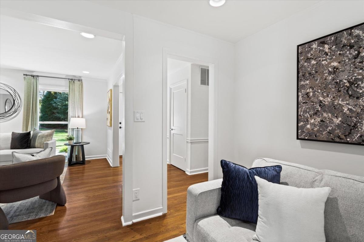 560 Windsor Parkway Atlanta - 17