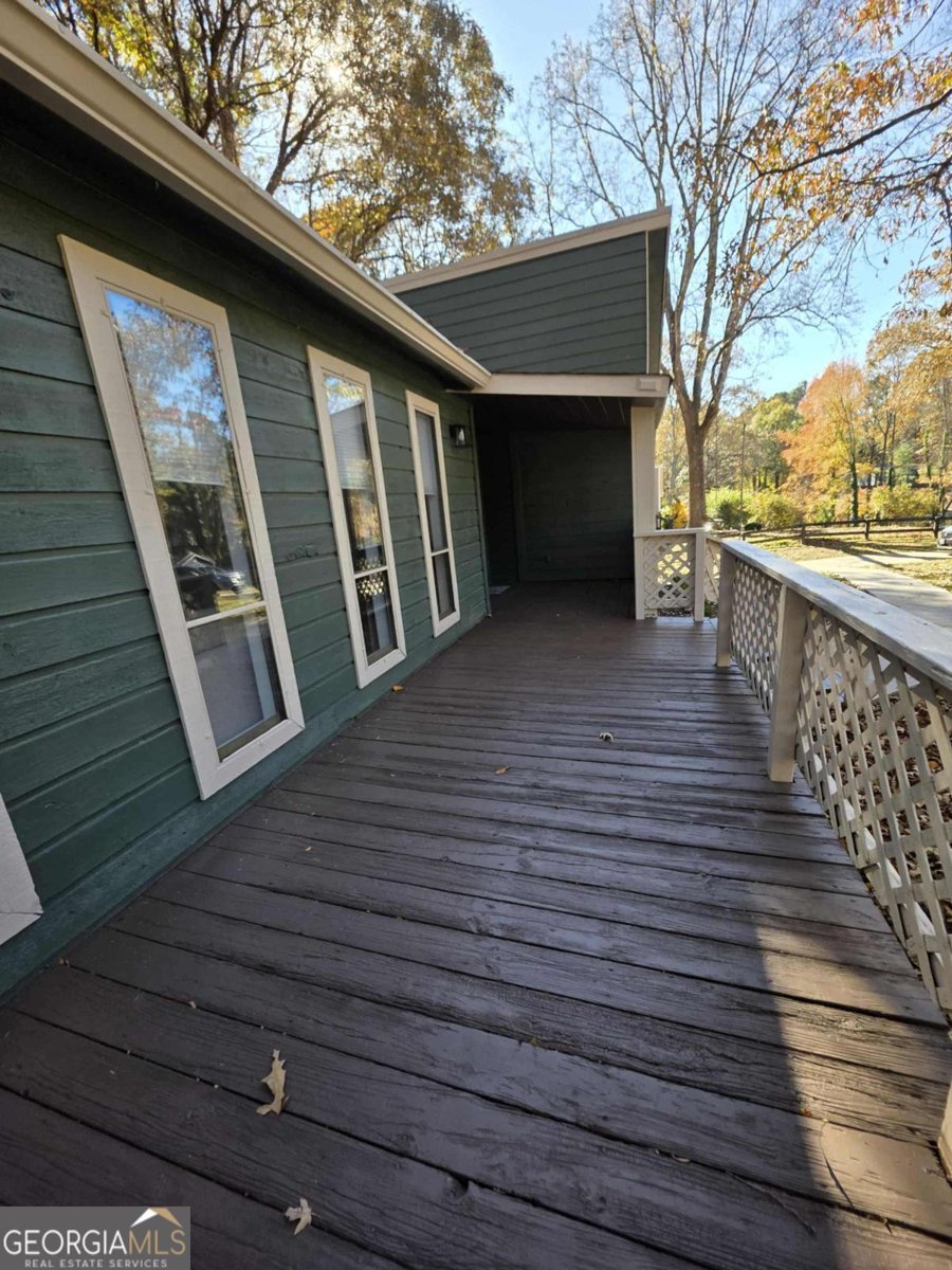 405 Hobo Lane Woodstock - 2