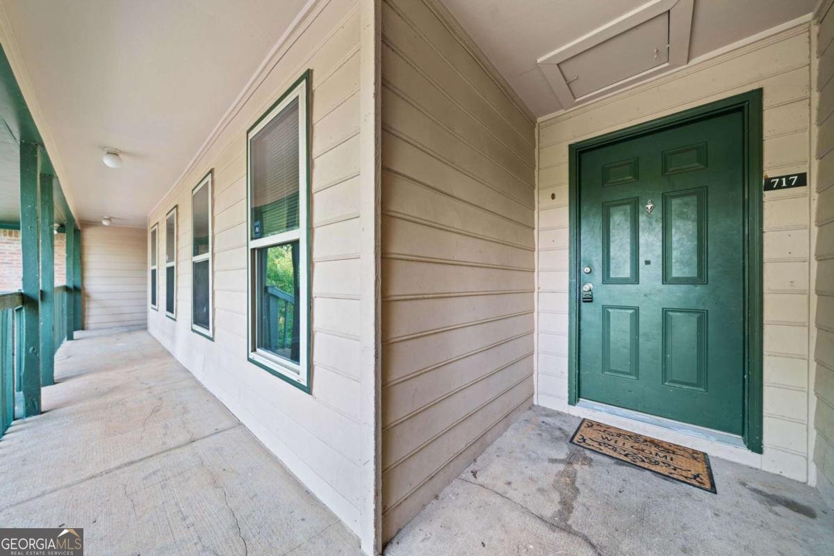 717 Beaufort Circle Duluth - 4