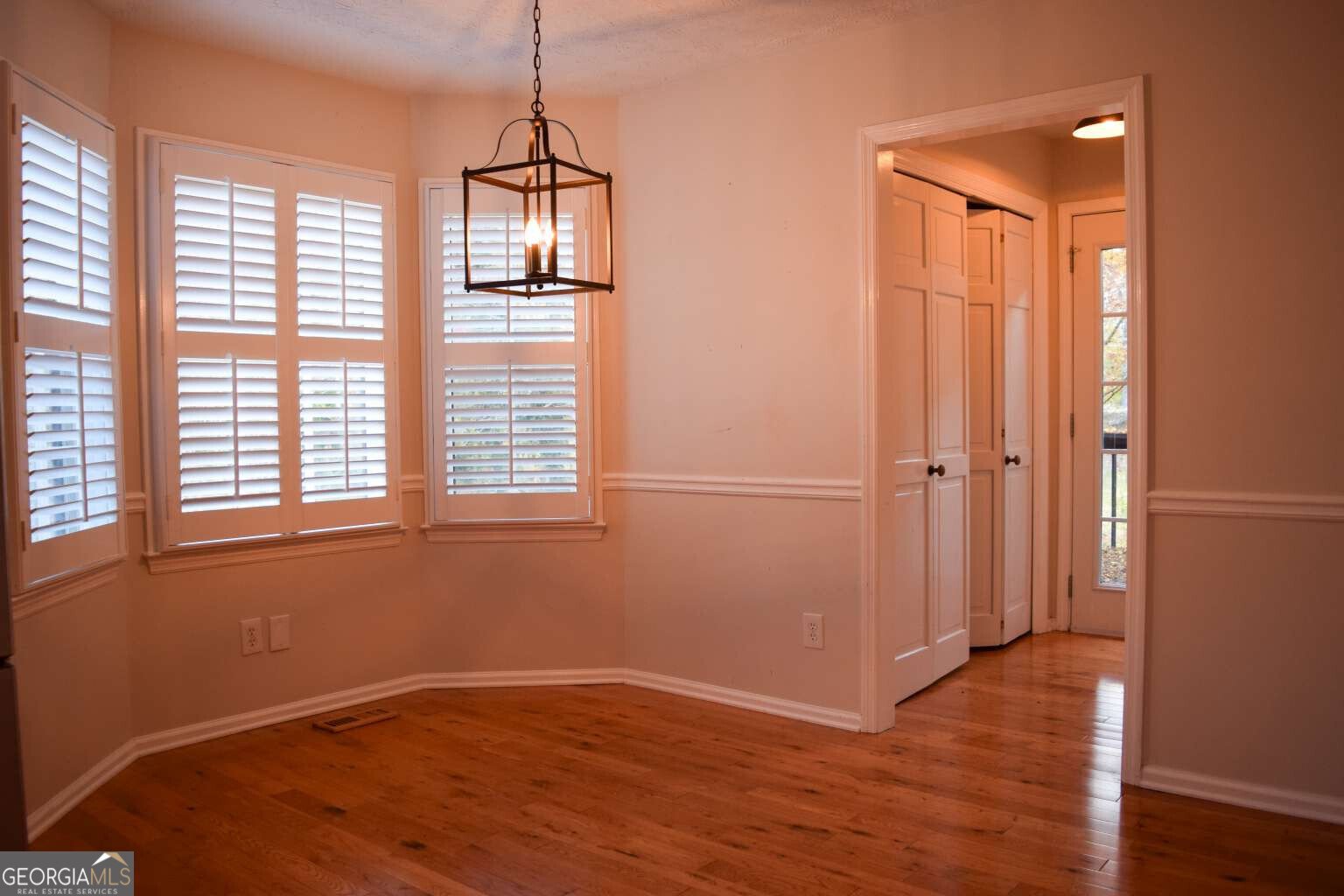 1068 Mill Drive Kennesaw - 27