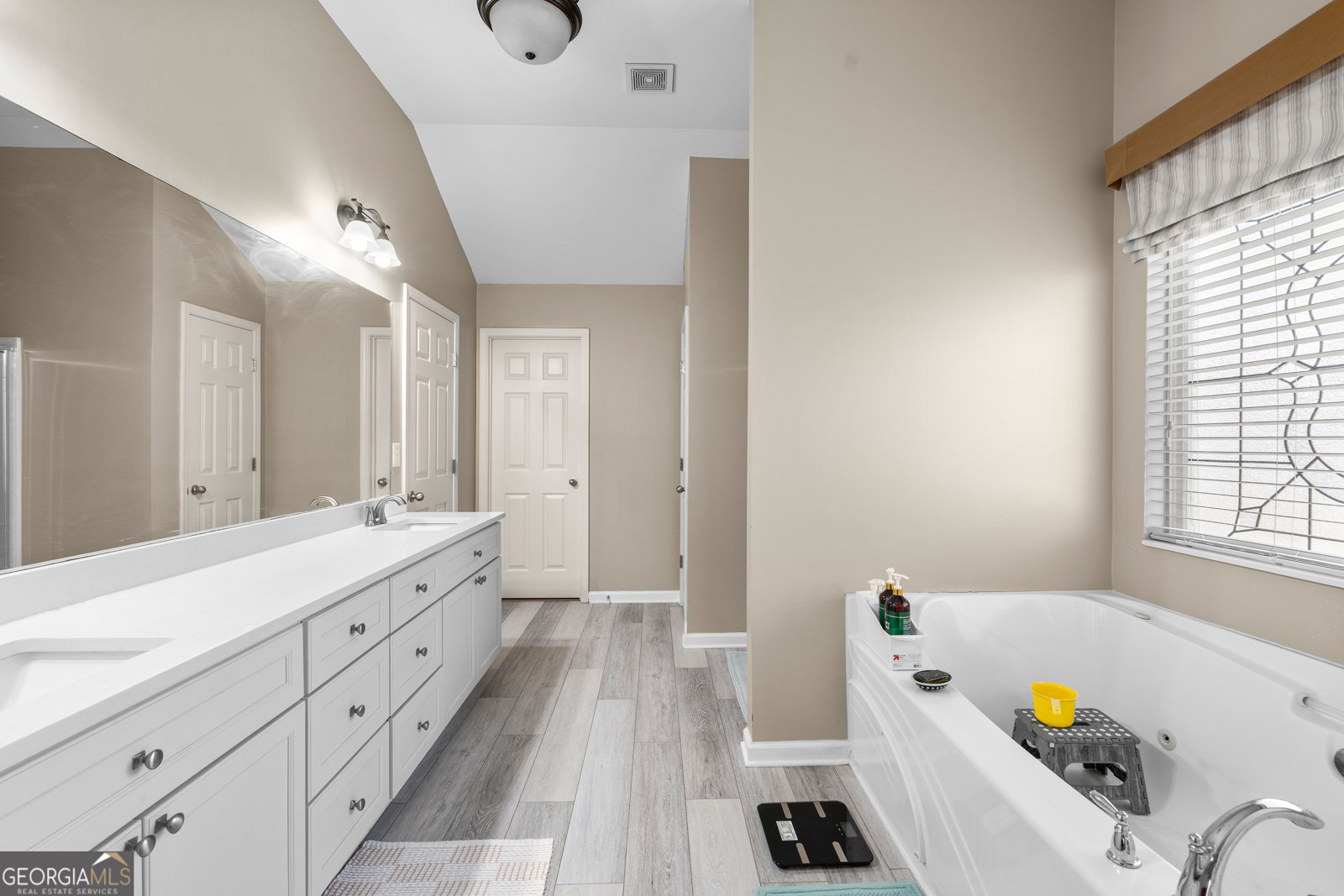 519 Bryant Lake Boulevard Lagrange - 28