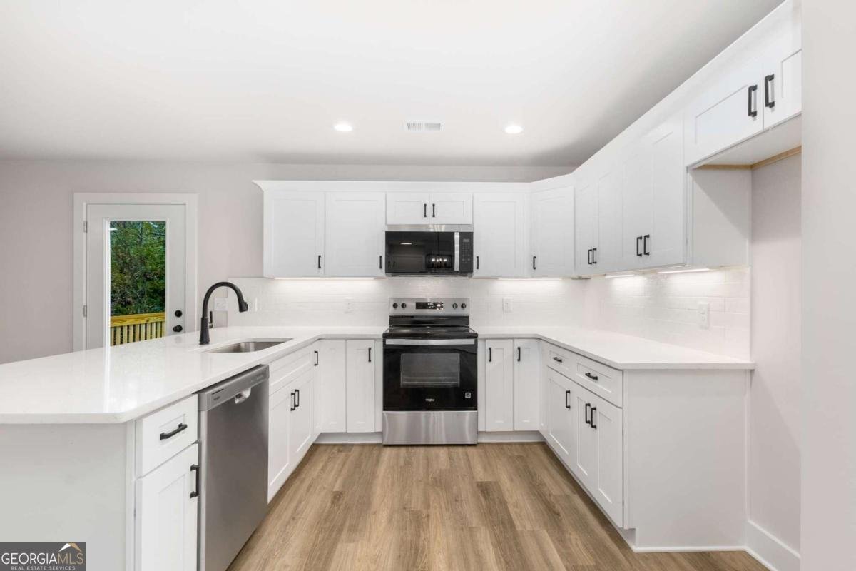 6035 Lakeside Court Gainesville - 8