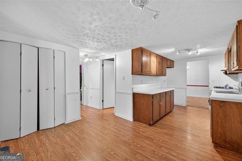 1075 WESTCHESTER Drive Lilburn - 19