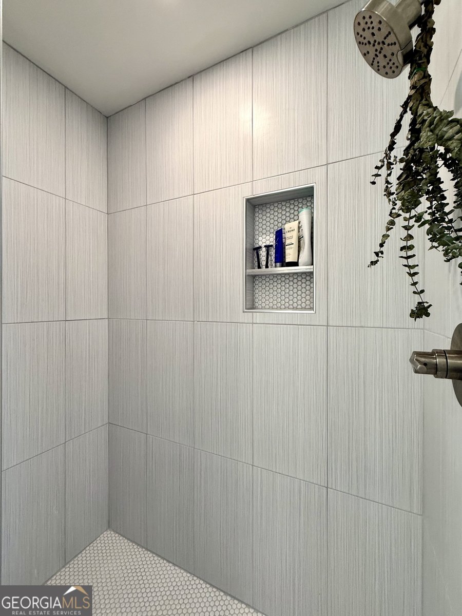 UNIT 1 Jarrard Street Cleveland - 17