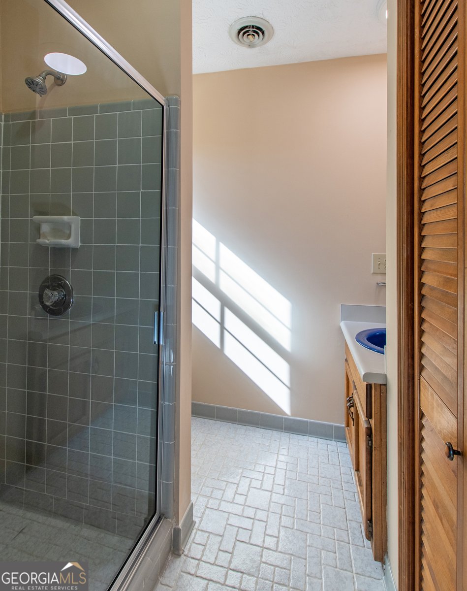 13819 Woolsey Road Hampton - 60