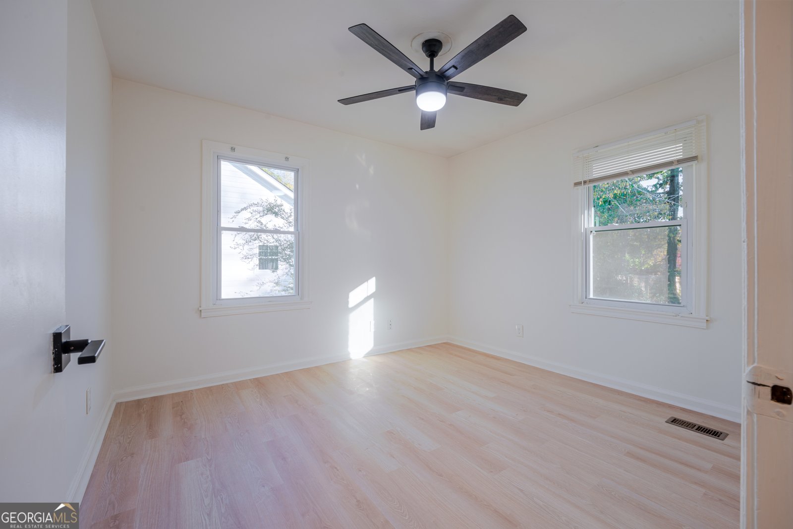 843 White Oak Drive Forest Park - 32