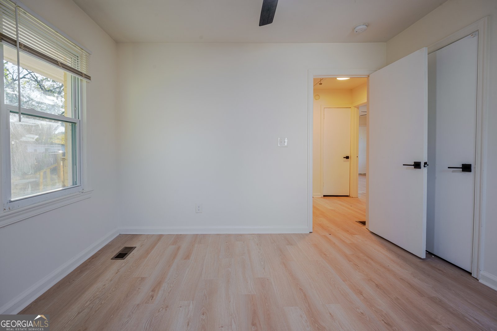 843 White Oak Drive Forest Park - 34