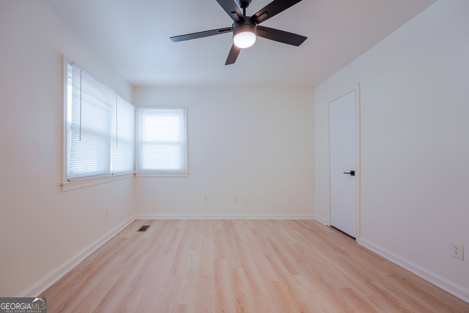 843 White Oak Drive Forest Park - 36