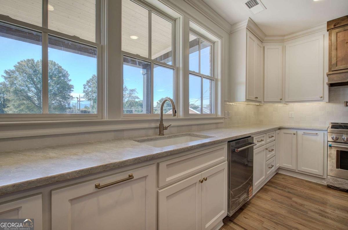 178 Main Street Cartersville - 17