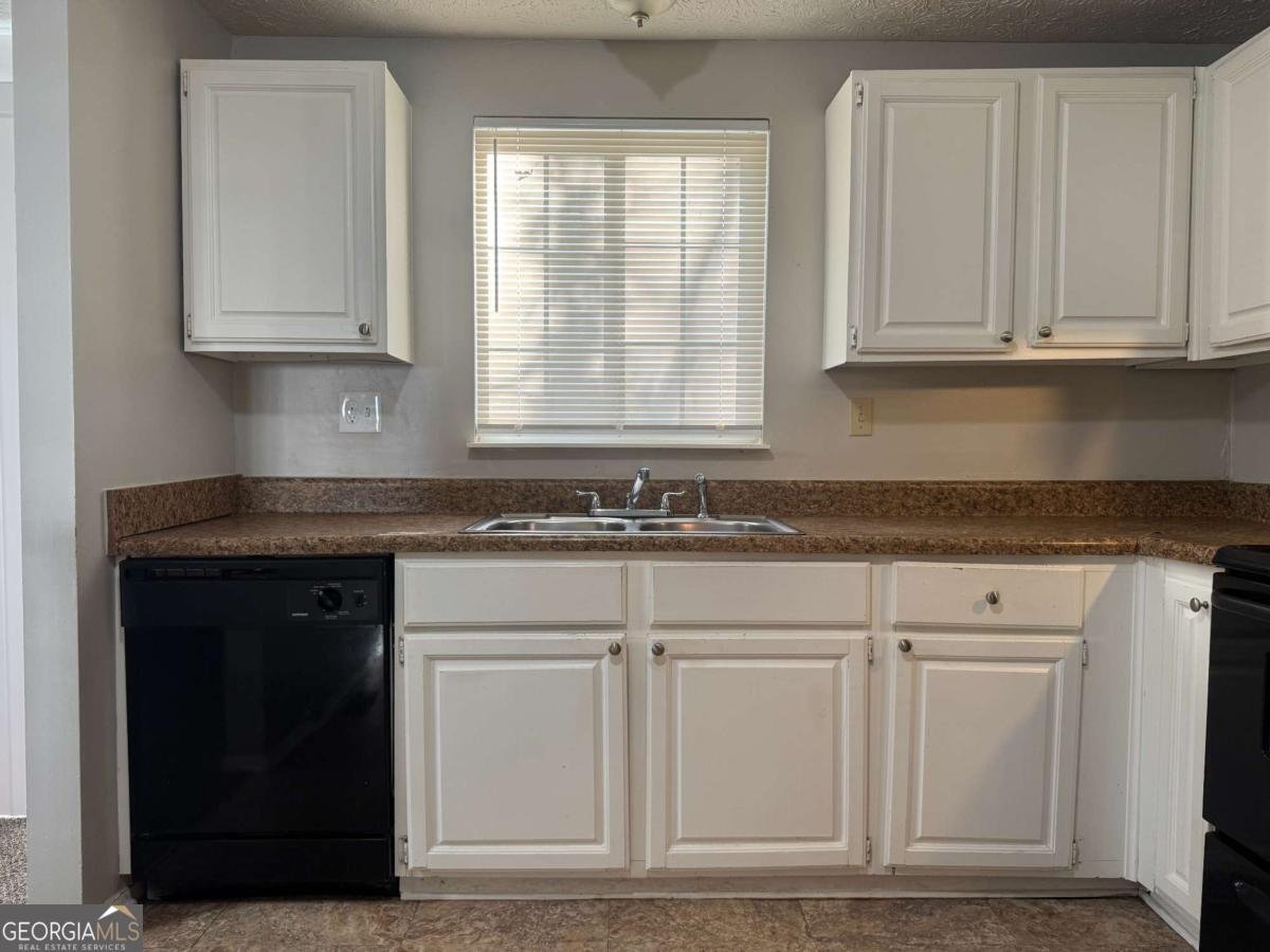 1882 CORDUROY Court Lithonia - 3