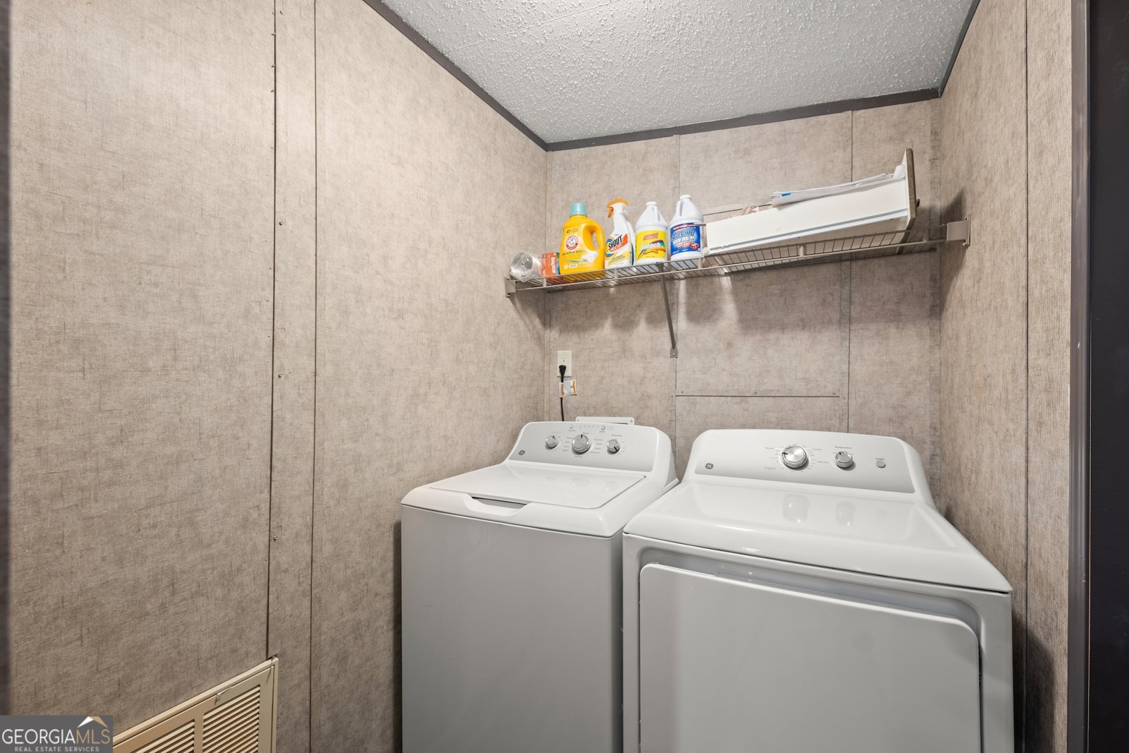 9 Dons Court Royston - 9