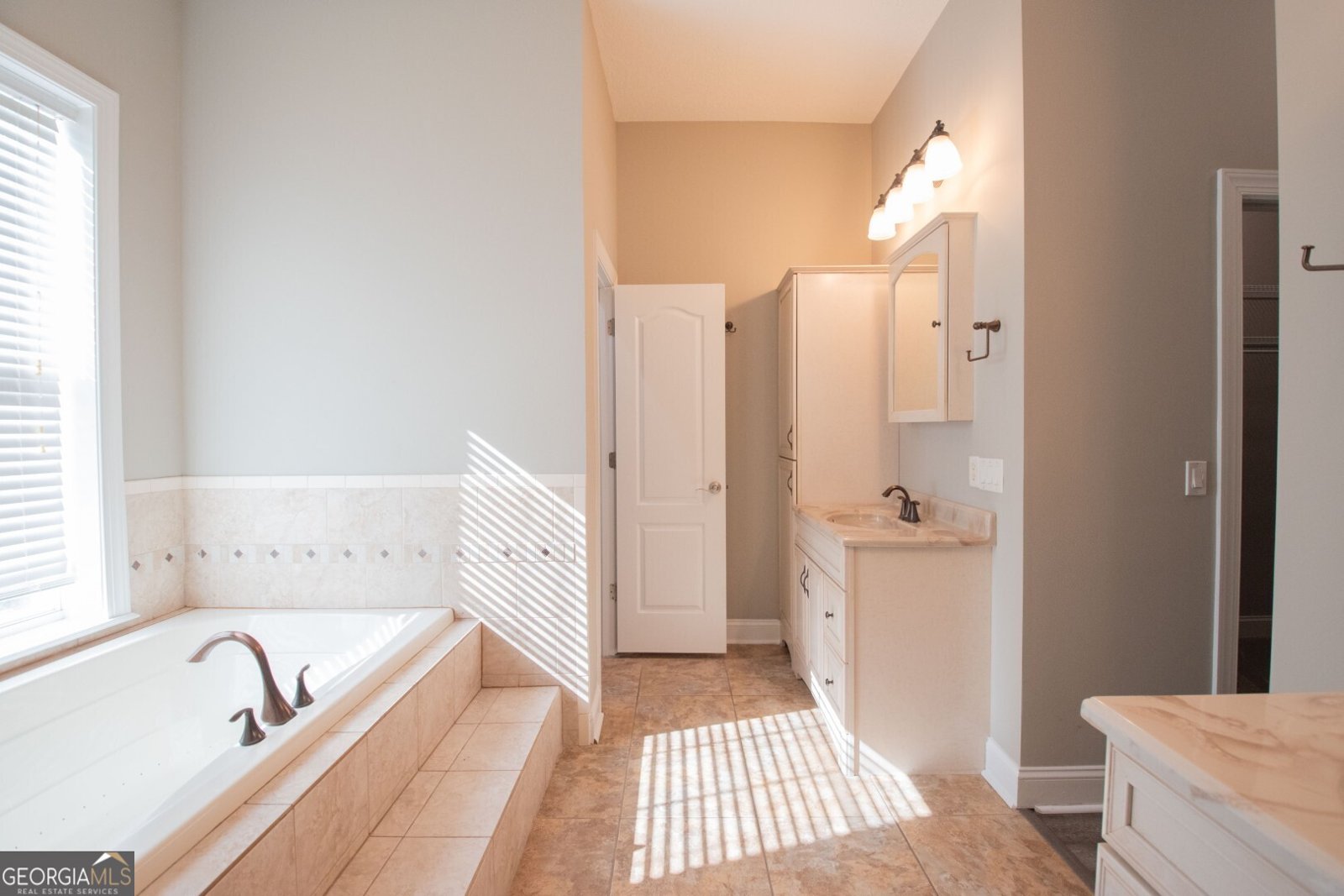 98 Josephs Court Kingsland - 28