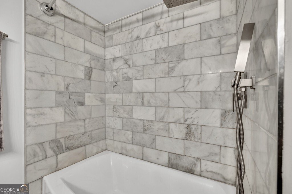 7307 Cardigan Circle Sandy Springs - 18