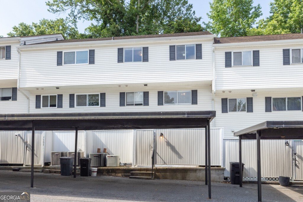 7307 Cardigan Circle Sandy Springs - 30