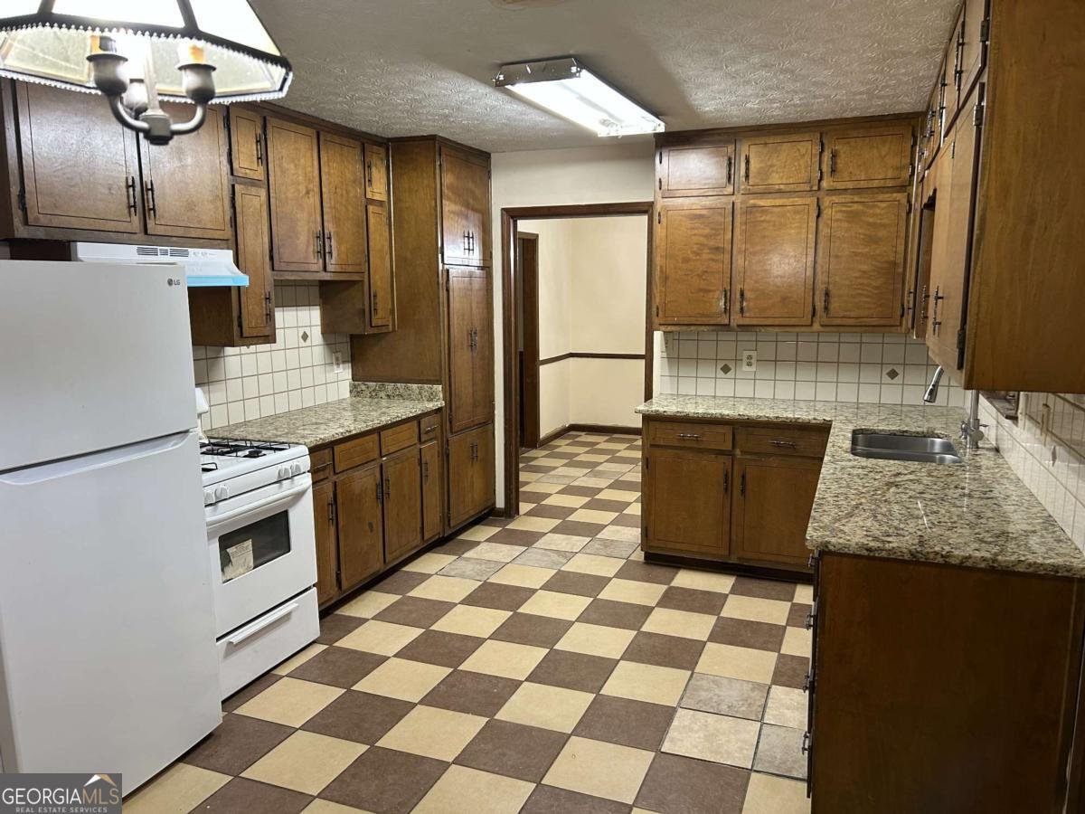 1530 OLEANDER Lane Lilburn - 17