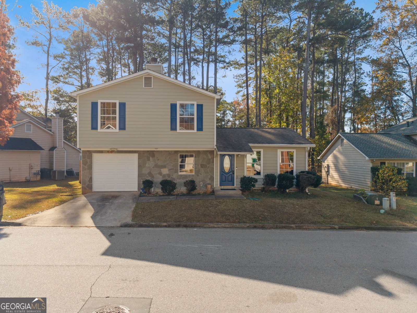 1311 STONELEIGH Way Stone Mountain - 2