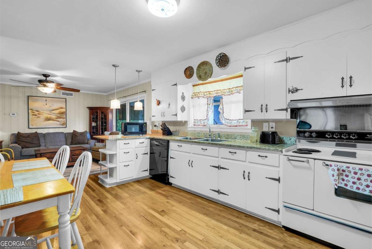 97 Azalea Avenue Garden City - 9