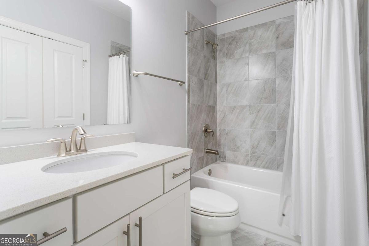 330 La Perla Drive Sugar Hill - 6