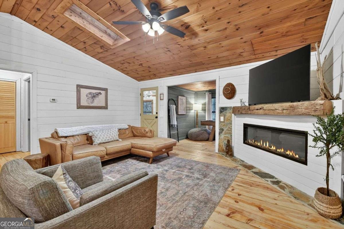 50 Lakeview Drive Cherry Log - 11