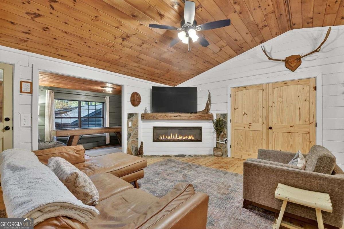 50 Lakeview Drive Cherry Log - 13