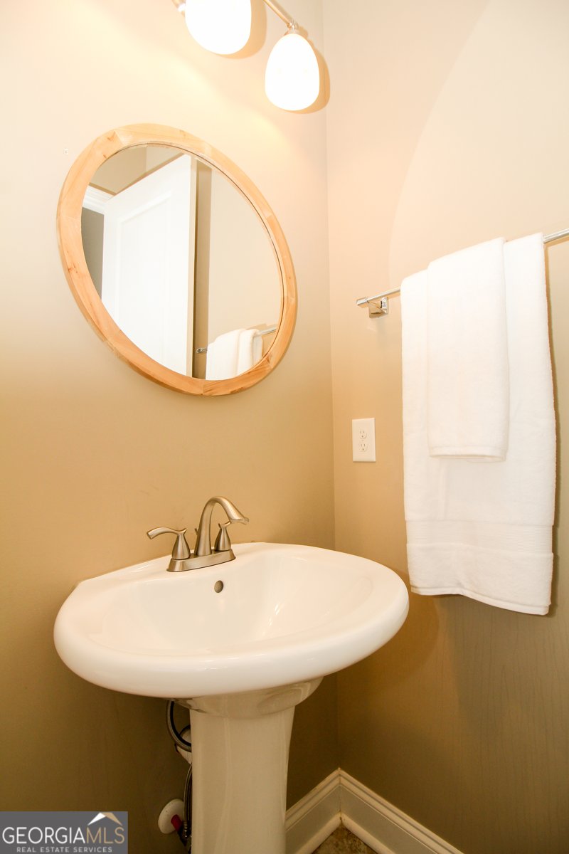 108 Madison Court Jasper - 16