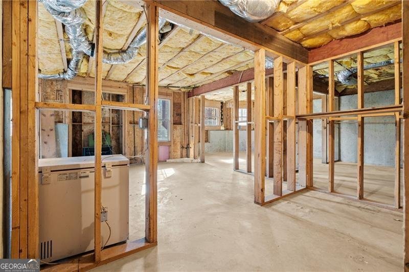 7825 Brands Hatch Boulevard Cumming - 35