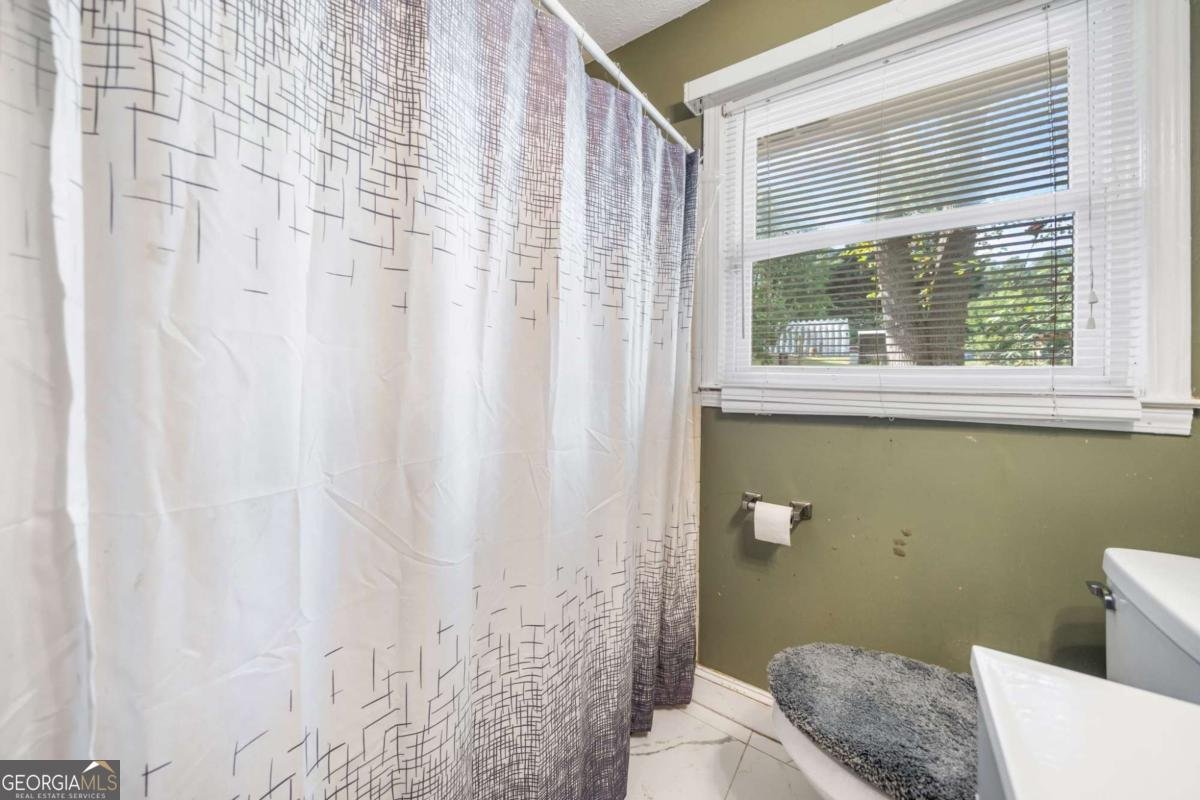 3300 Stoney Drive Douglasville - 23