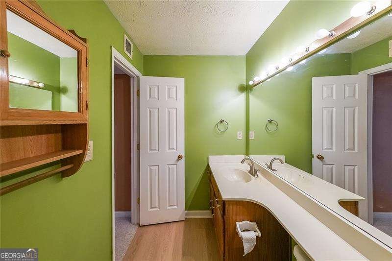 1406 Riverview Drive Marietta - 5