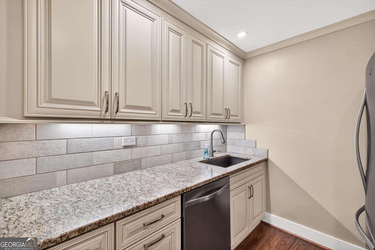 300 Peachtree Street Atlanta - 10