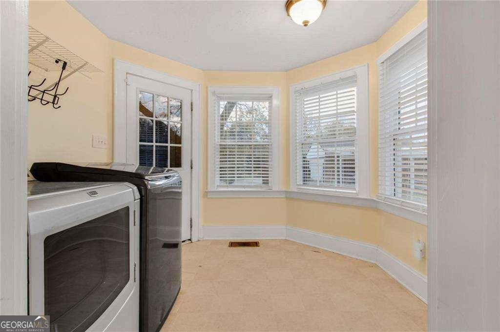 15 New Street Winder - 16