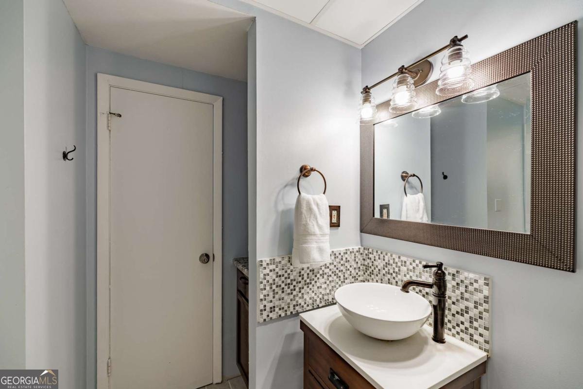 131 Broad Street Athens - 14