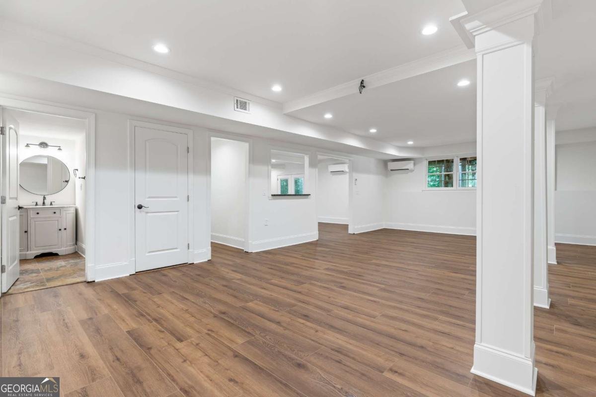 12180 Lonsdale Lane Roswell - 44