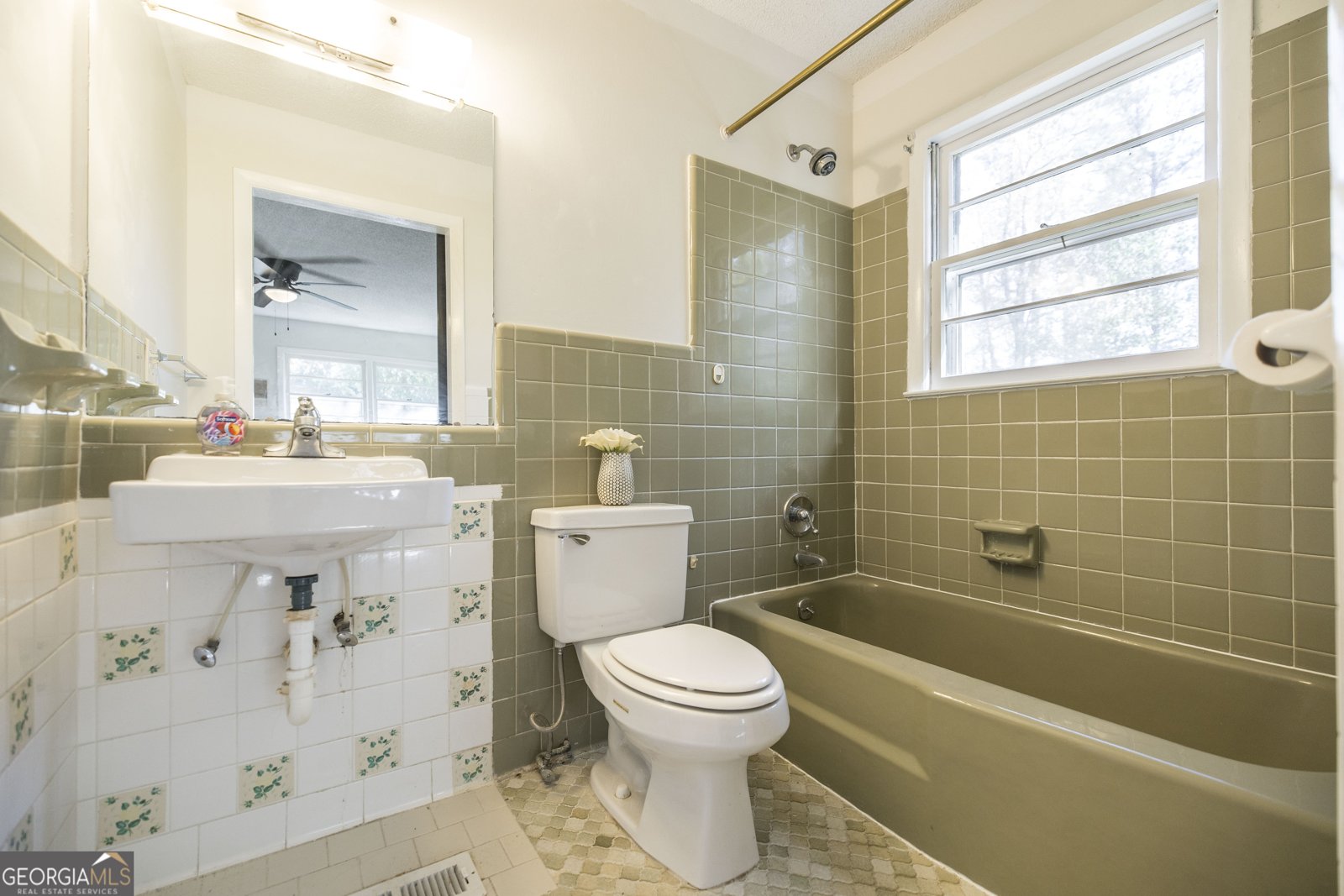 210 Davis Drive Centerville - 24