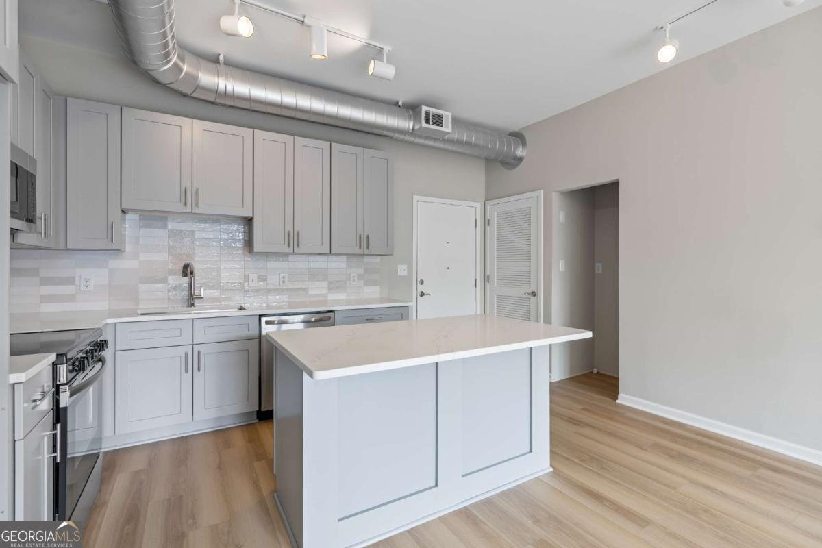 5300 Peachtree Road Atlanta - 5