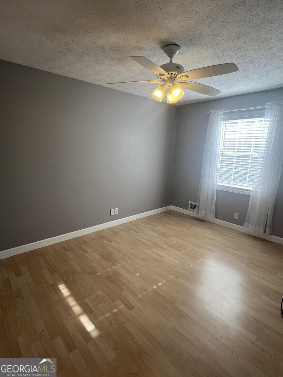 5633 Breezy Court Lilburn - 36