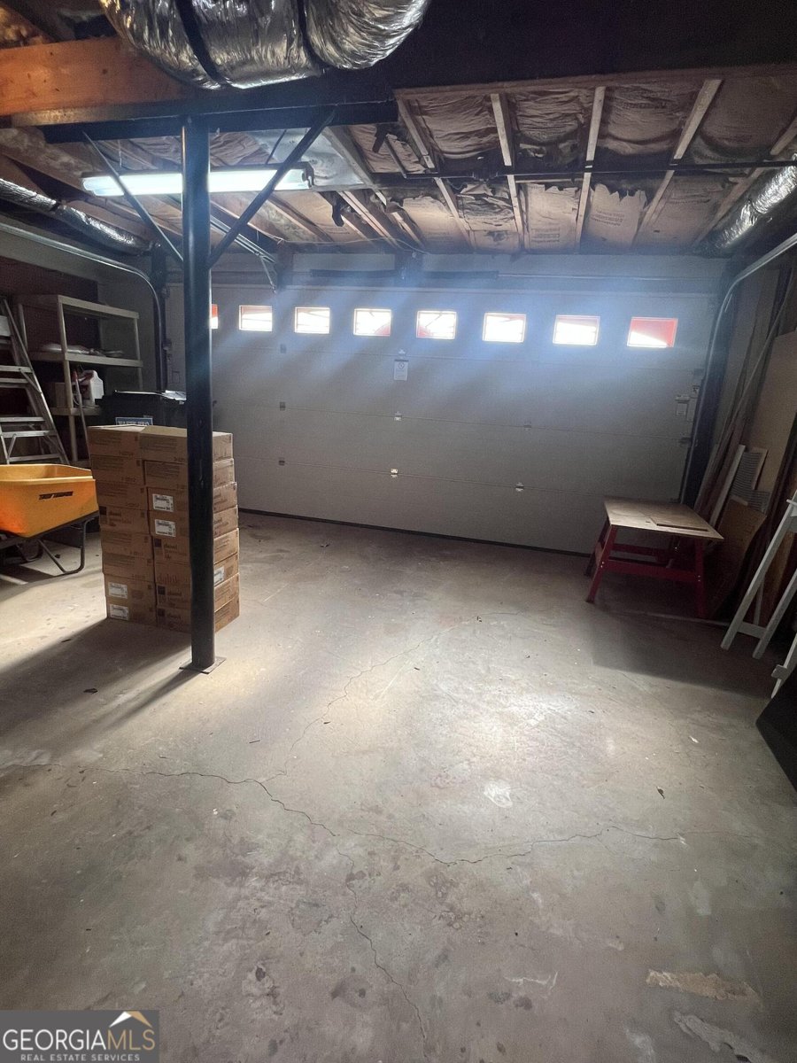 5633 Breezy Court Lilburn - 44