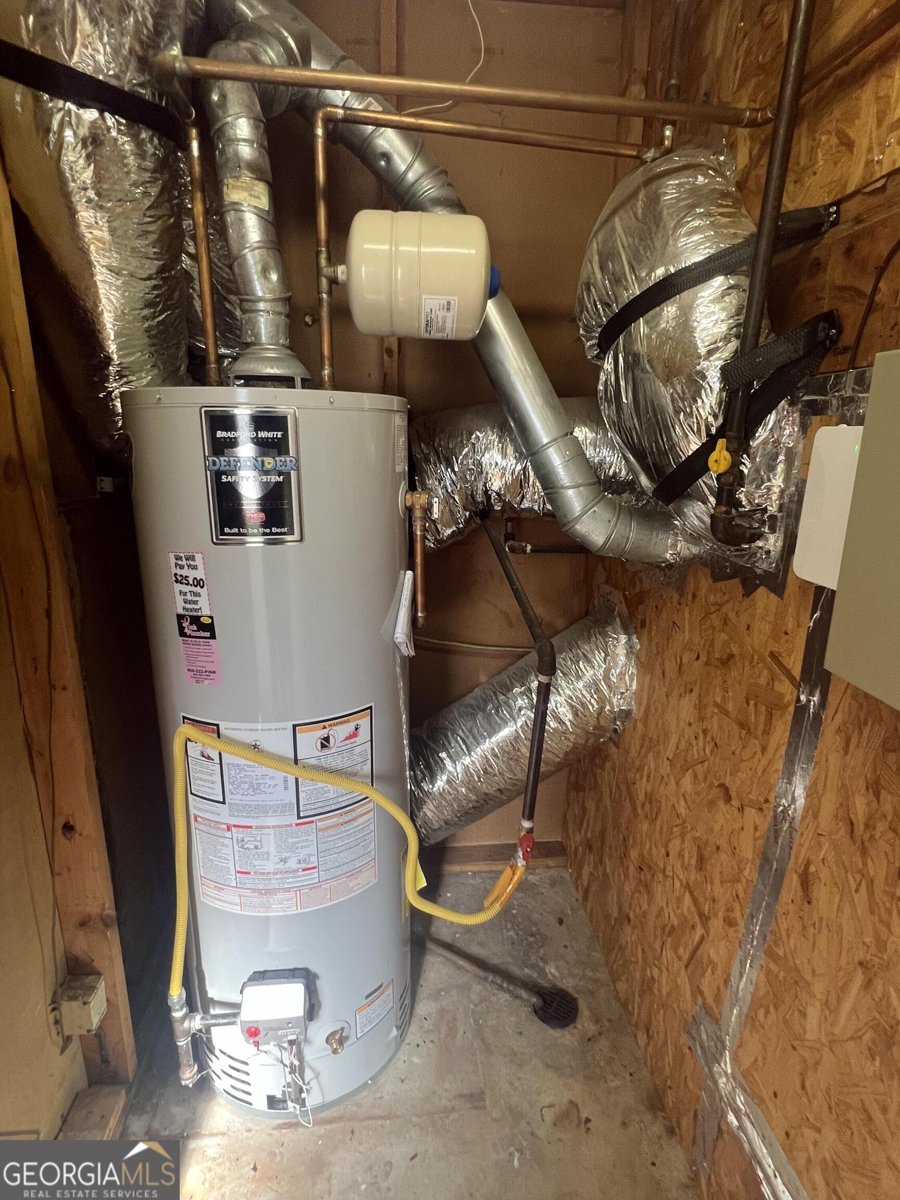 5633 Breezy Court Lilburn - 45