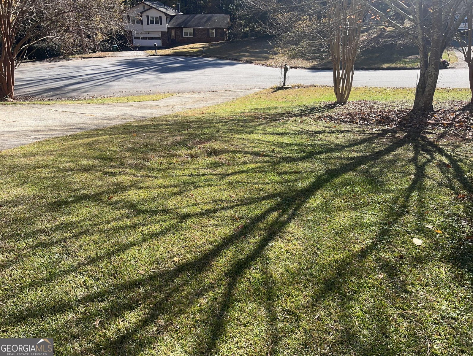 5633 Breezy Court Lilburn - 5