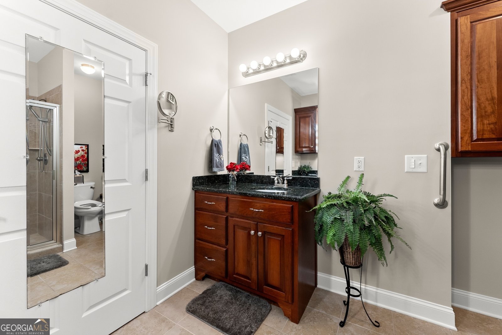 92 Colonial Drive Cleveland - 19