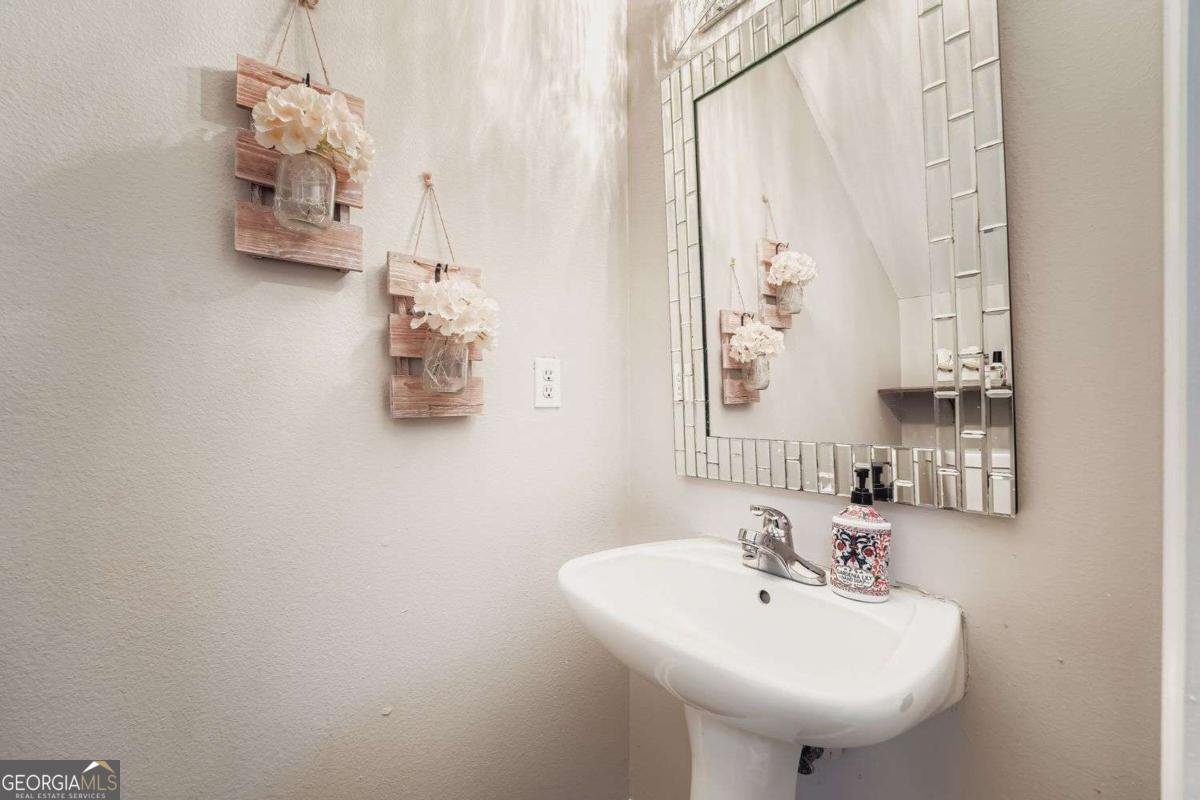 6854 White Walnut Way Braselton - 8