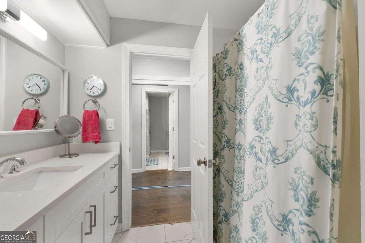 3435 Kingsboro Road Atlanta - 28