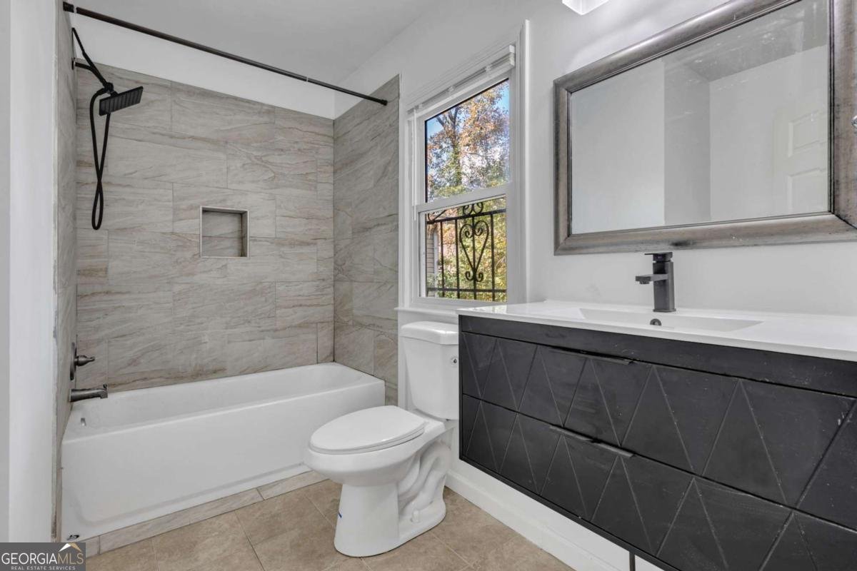 1579 Mozley Place Atlanta - 4