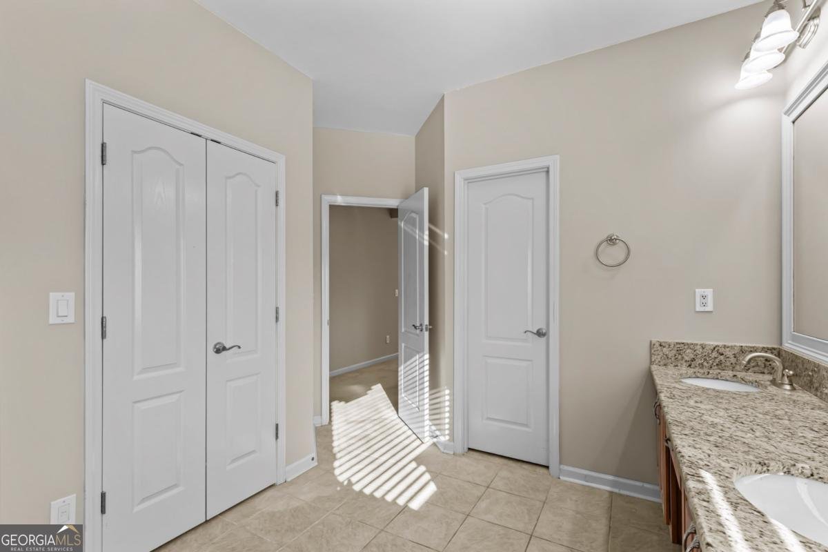 389 Young James Circle Stockbridge - 18