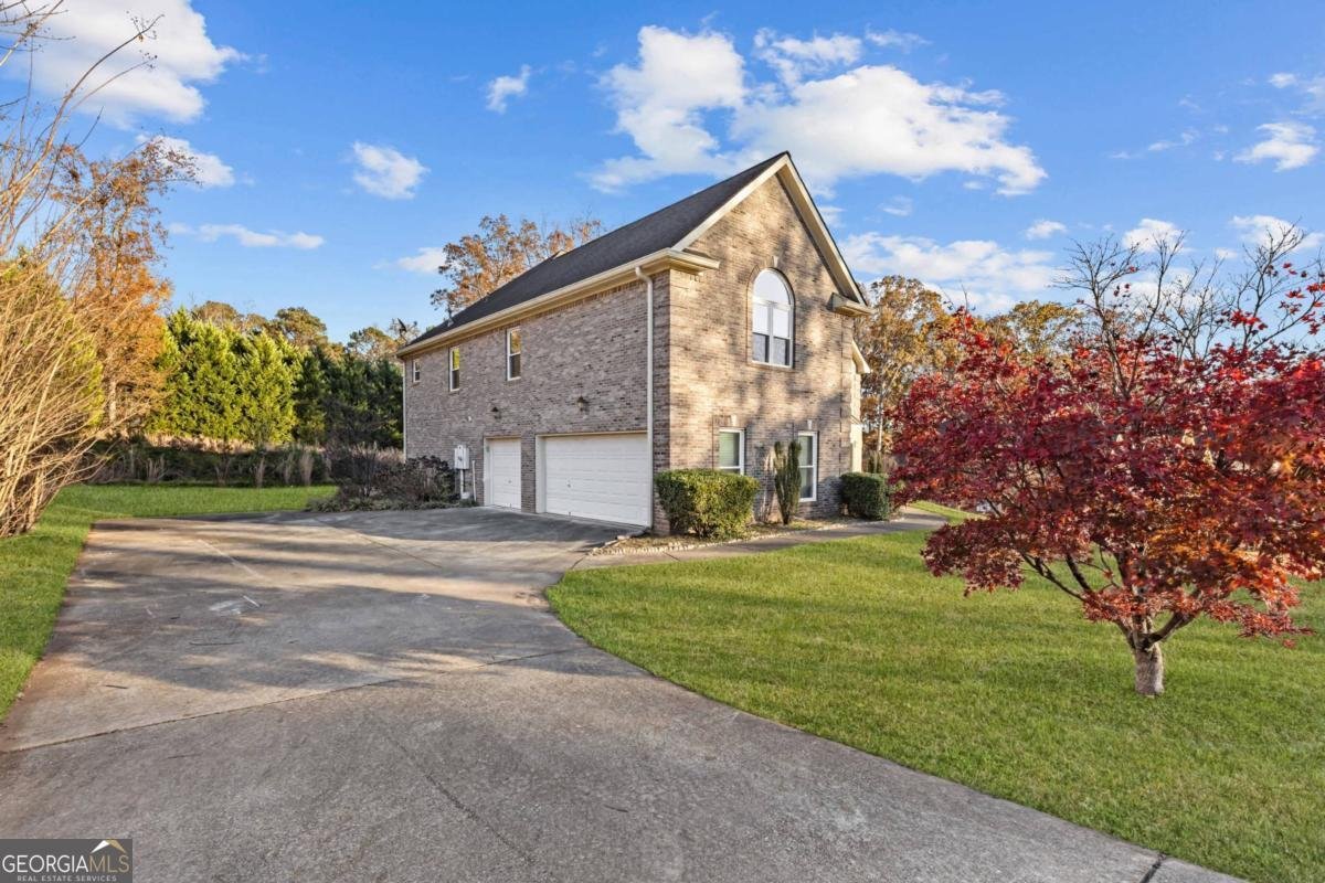 389 Young James Circle Stockbridge - 3