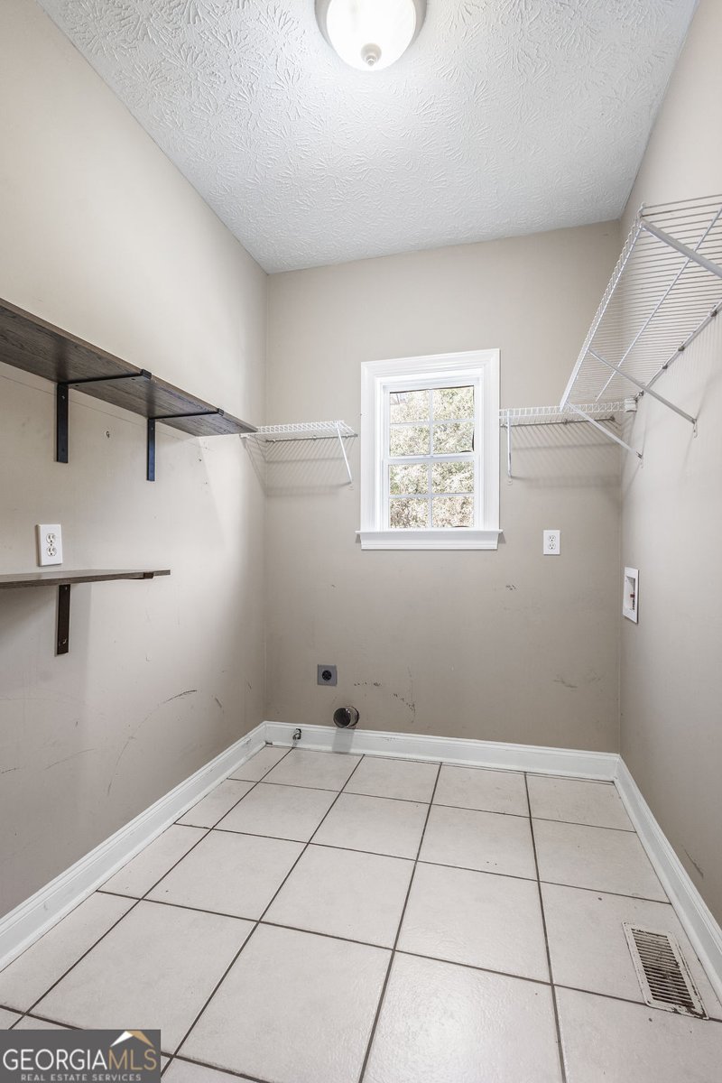 10 Monteray Court Sharpsburg - 27