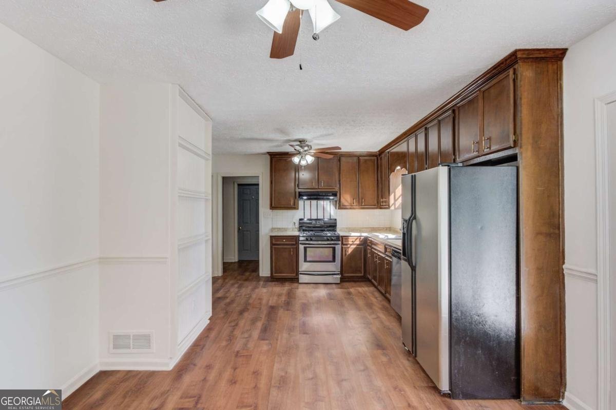 310 Lewis Circle Commerce - 15