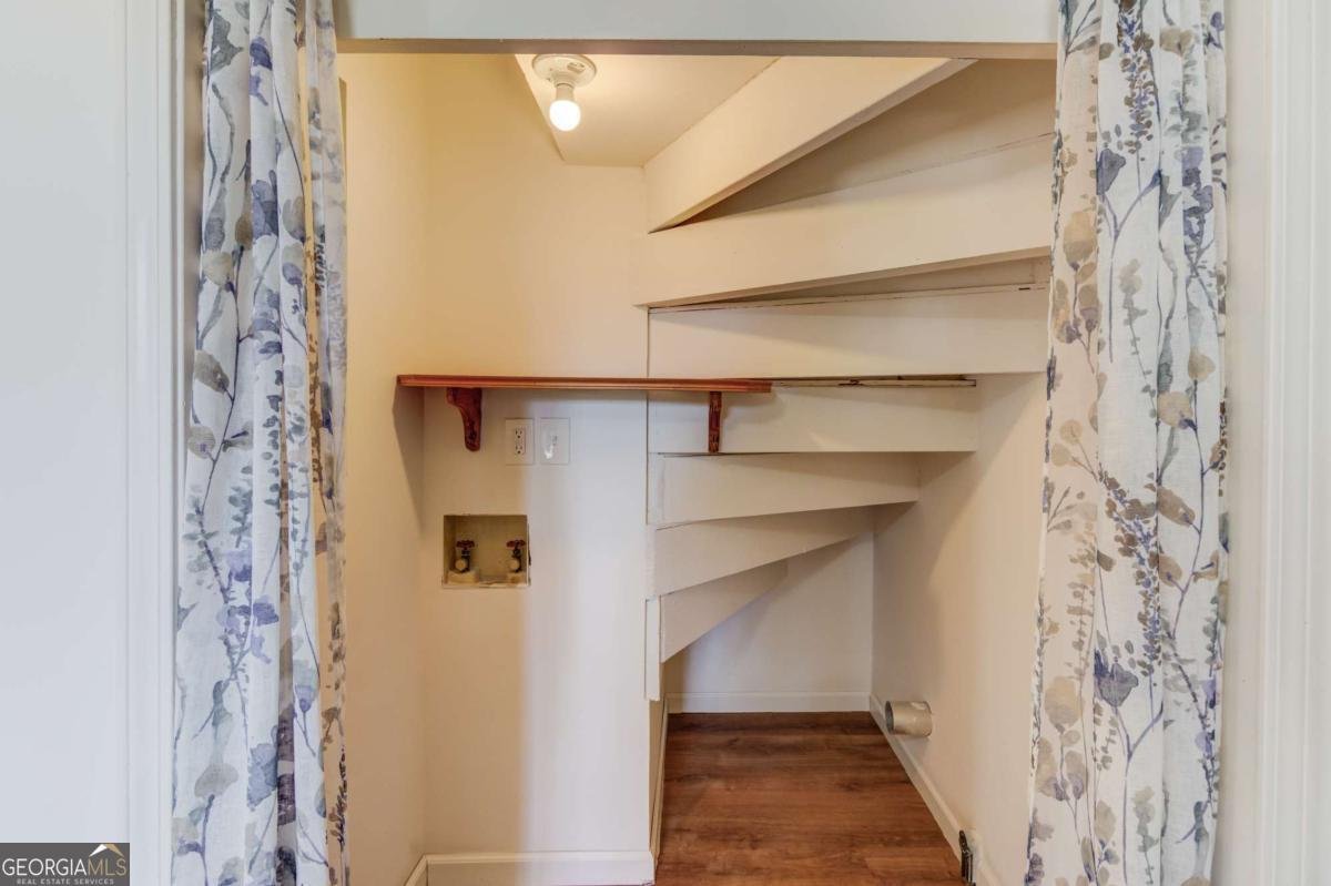 310 Lewis Circle Commerce - 20